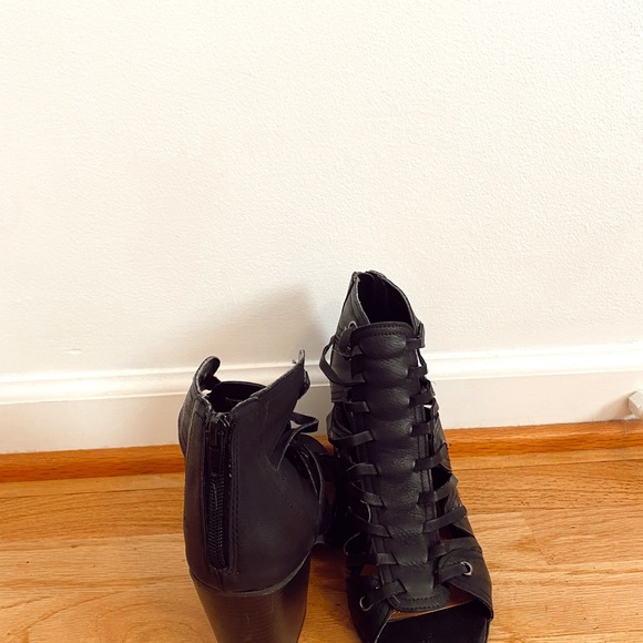 booties - Picture 3 of 3